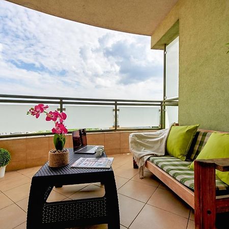 Family Apartment With A Terrace On Aleje Jerozolimskie 바르샤바 외부 사진
