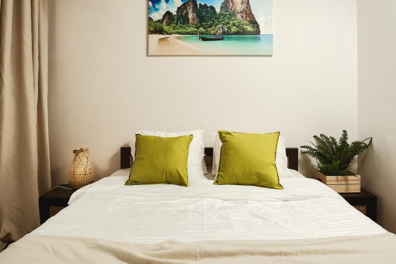 Family Apartment With A Terrace On Aleje Jerozolimskie 바르샤바 외부 사진