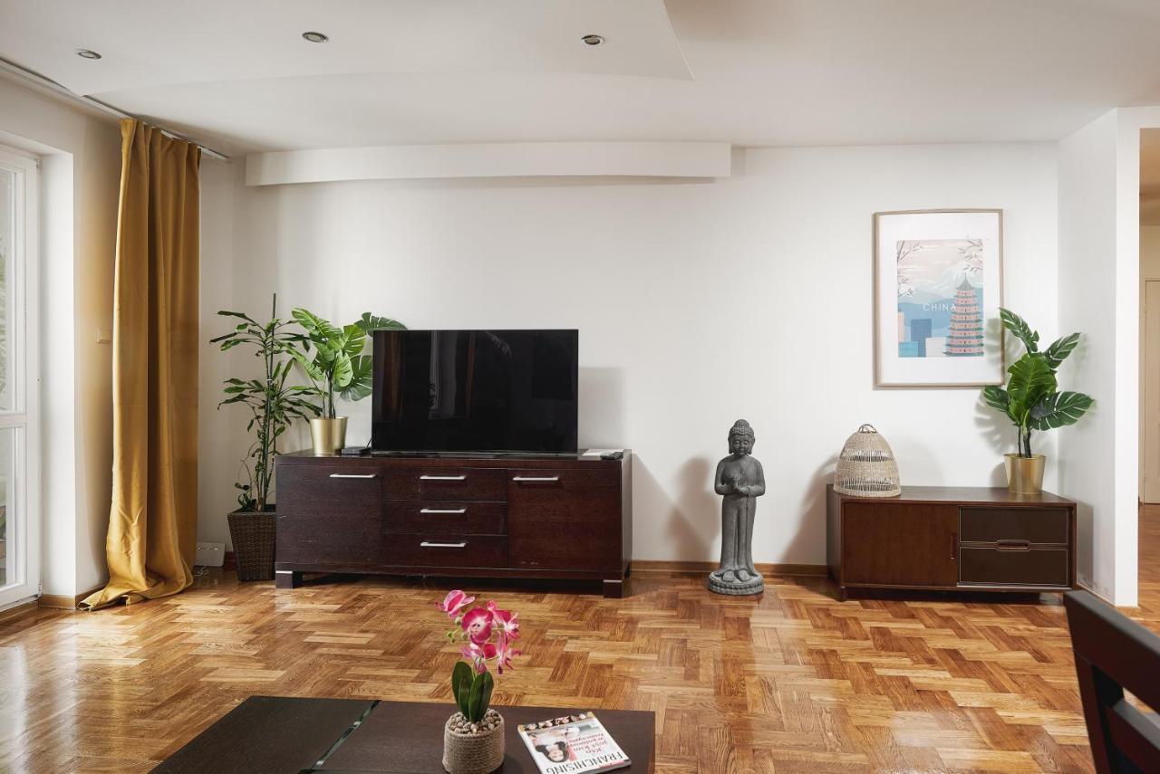 Family Apartment With A Terrace On Aleje Jerozolimskie 바르샤바 외부 사진