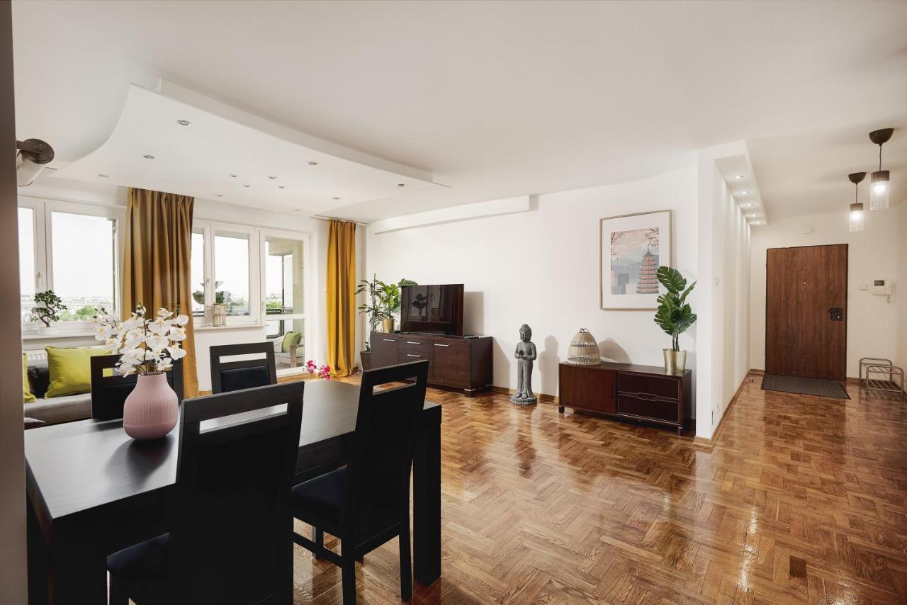 Family Apartment With A Terrace On Aleje Jerozolimskie 바르샤바 외부 사진