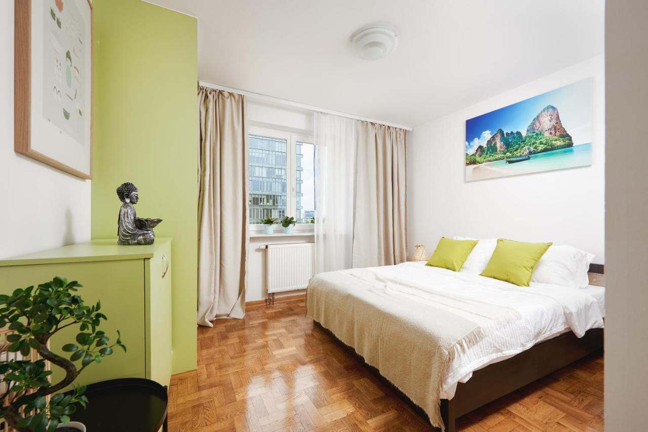 Family Apartment With A Terrace On Aleje Jerozolimskie 바르샤바 외부 사진