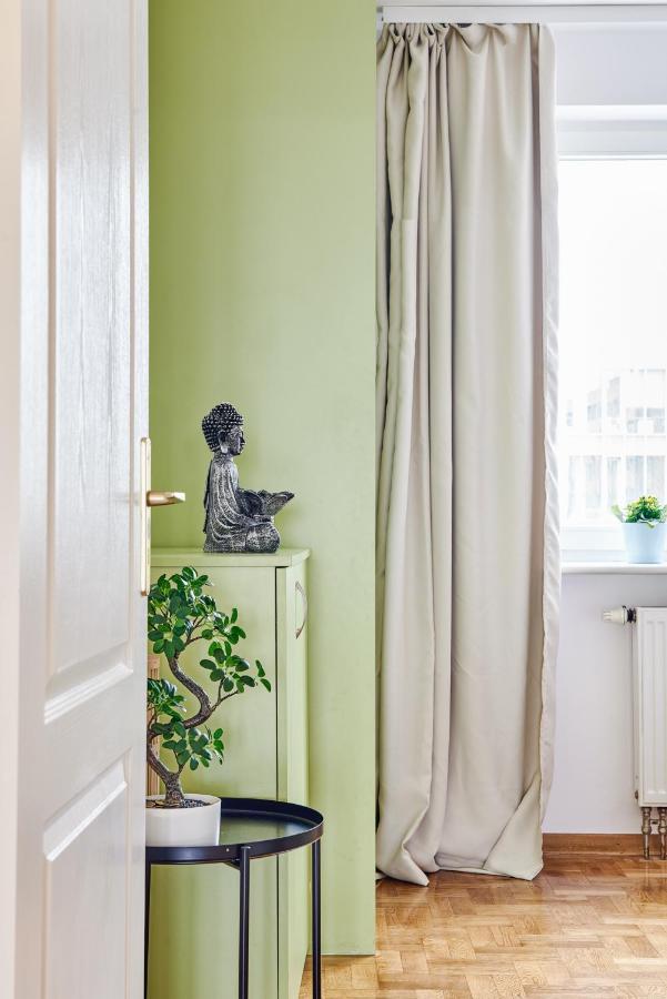 Family Apartment With A Terrace On Aleje Jerozolimskie 바르샤바 외부 사진