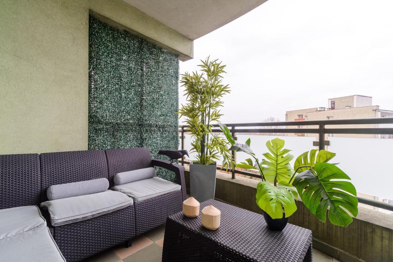 Family Apartment With A Terrace On Aleje Jerozolimskie 바르샤바 외부 사진