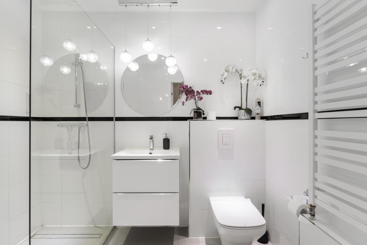 Family Apartment With A Terrace On Aleje Jerozolimskie 바르샤바 외부 사진