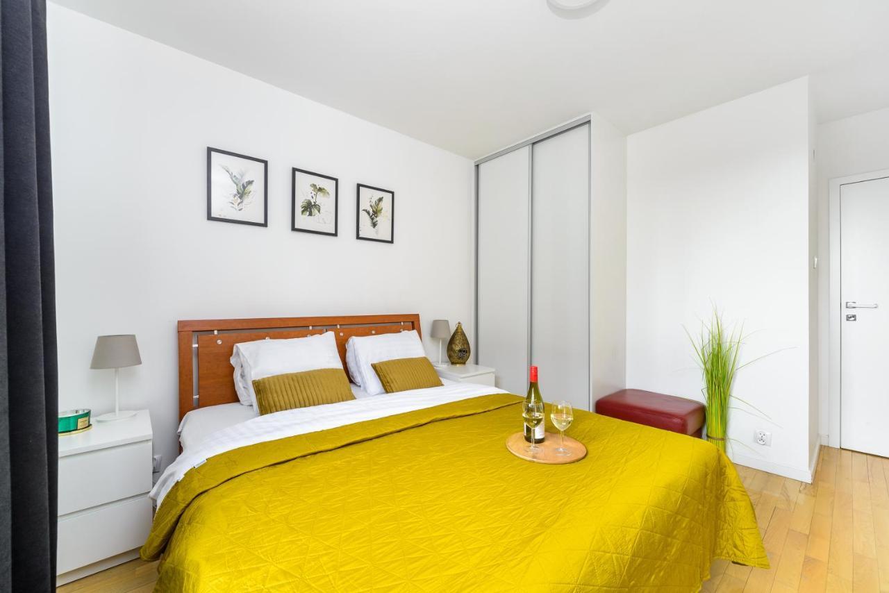 Family Apartment With A Terrace On Aleje Jerozolimskie 바르샤바 외부 사진