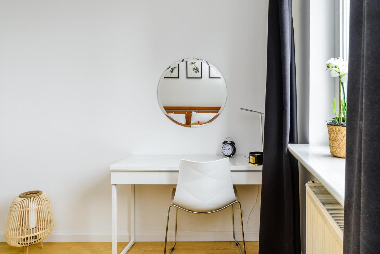 Family Apartment With A Terrace On Aleje Jerozolimskie 바르샤바 외부 사진