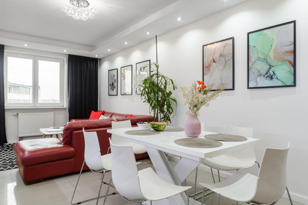 Family Apartment With A Terrace On Aleje Jerozolimskie 바르샤바 외부 사진