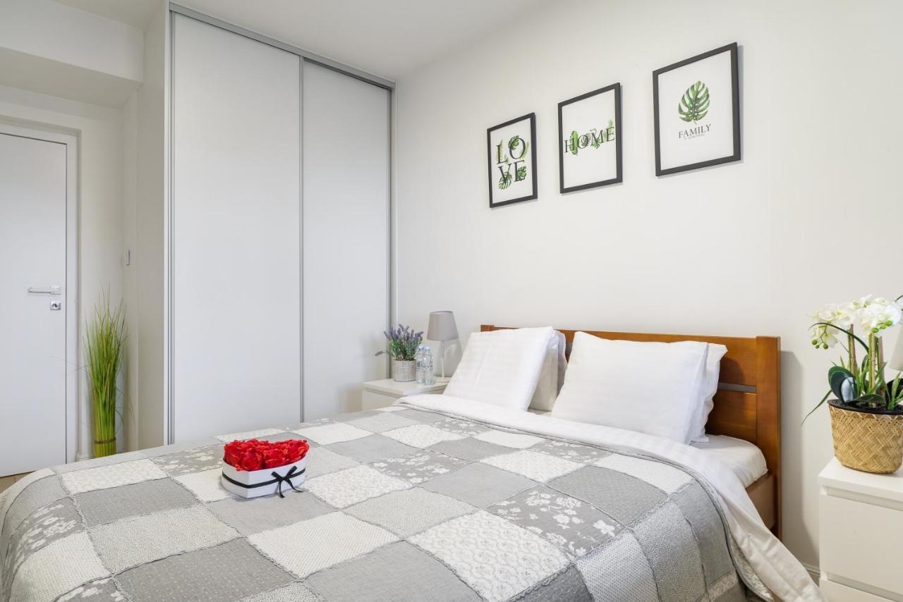 Family Apartment With A Terrace On Aleje Jerozolimskie 바르샤바 외부 사진
