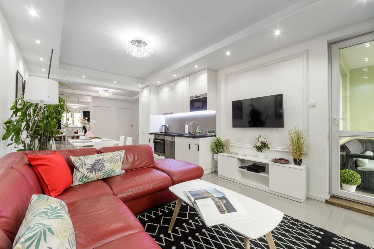 Family Apartment With A Terrace On Aleje Jerozolimskie 바르샤바 외부 사진